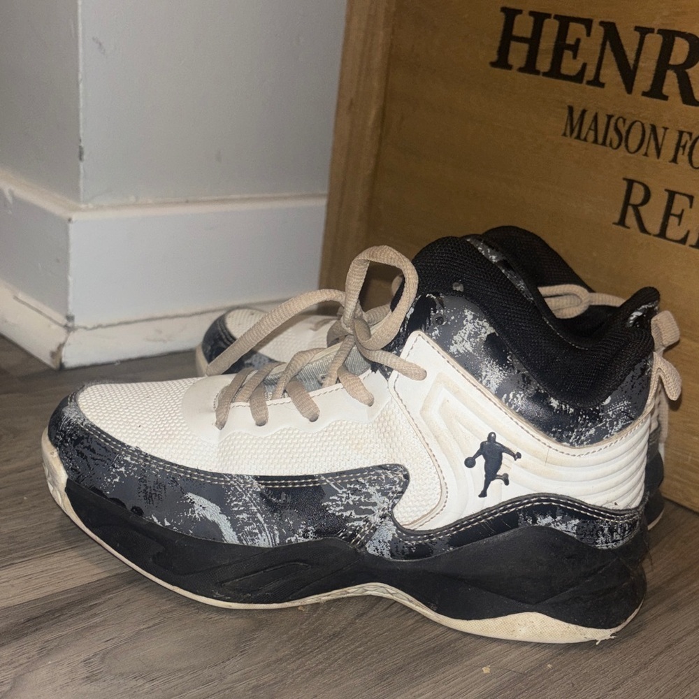 Kids High-Top Sneakers - Black and White
